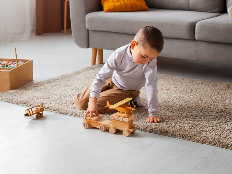 attenzione pericolo casa bambino